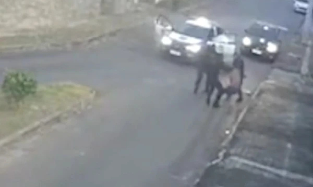 Idoso é agredido por guardas municipais em Salvador.Foto: Reprodução
