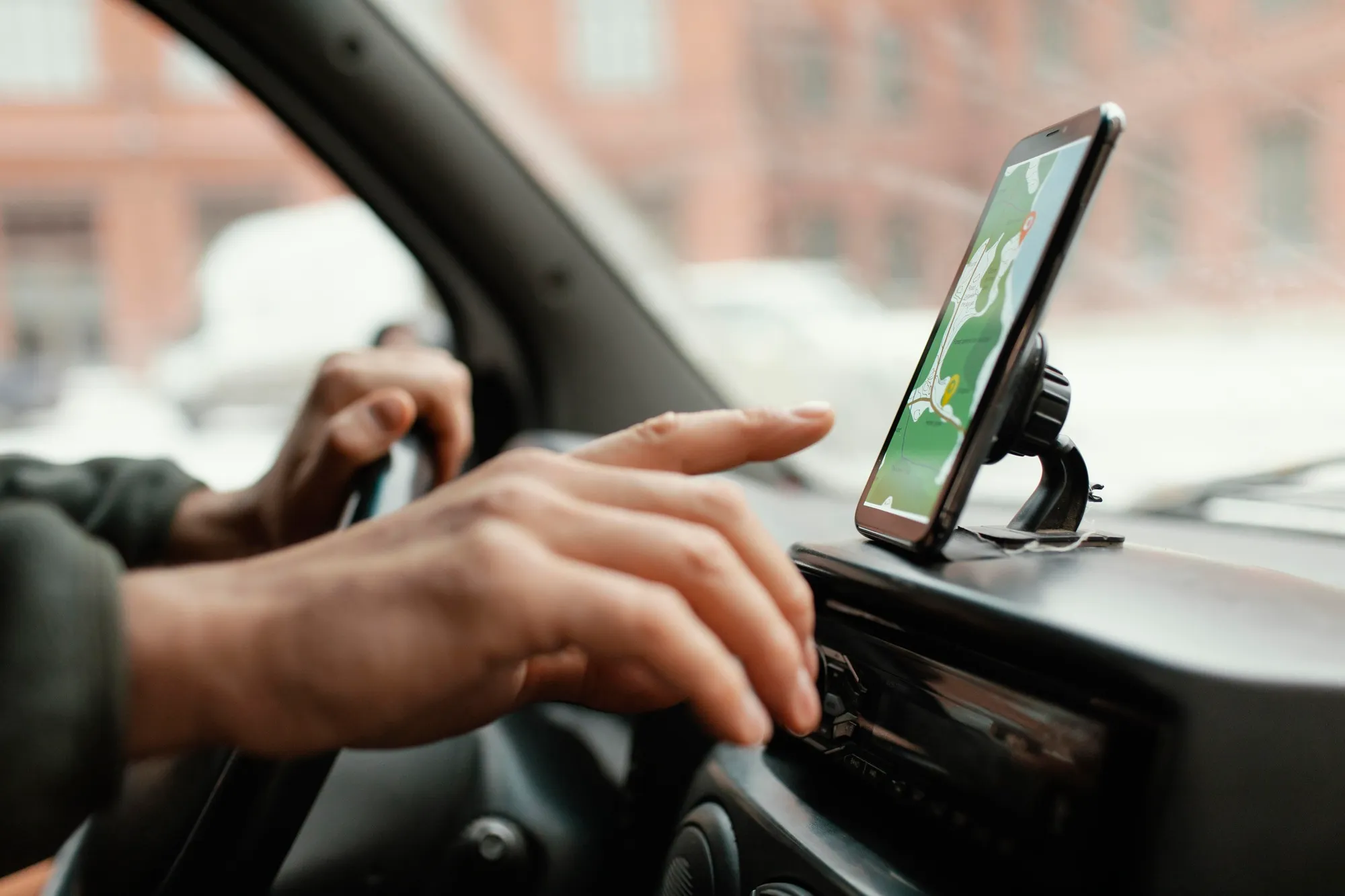 Motorista cancela 64% das corridas, é excluído da Uber e perde processo em Salvador