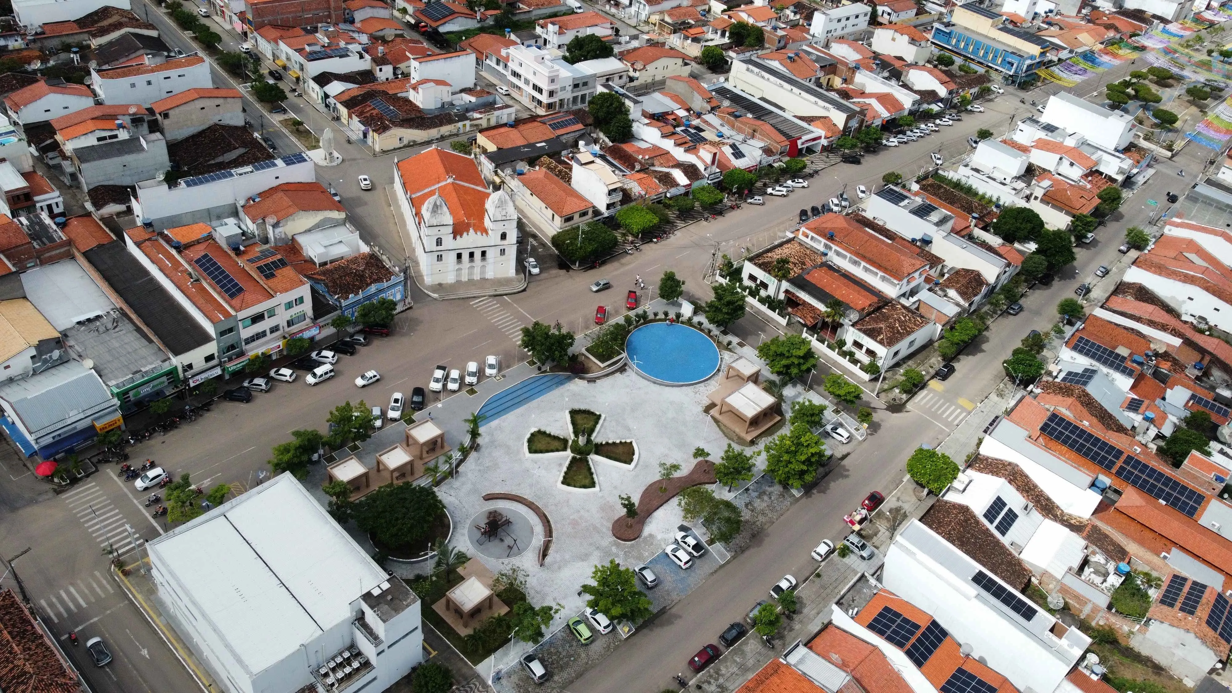 Adolescente e adulto são detidos por estupro de criança de 11 anos na Bahia