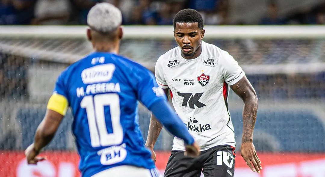 Cruzeiro vence Vitória por 3 a 0 na estreia de Artur Jorge no Brasileirão
