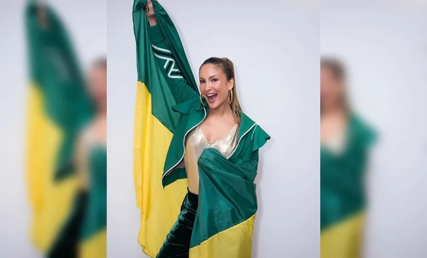 Claudia Leitte comanda festa no Farol da Barra após jogo do Brasil nesta quarta-feira