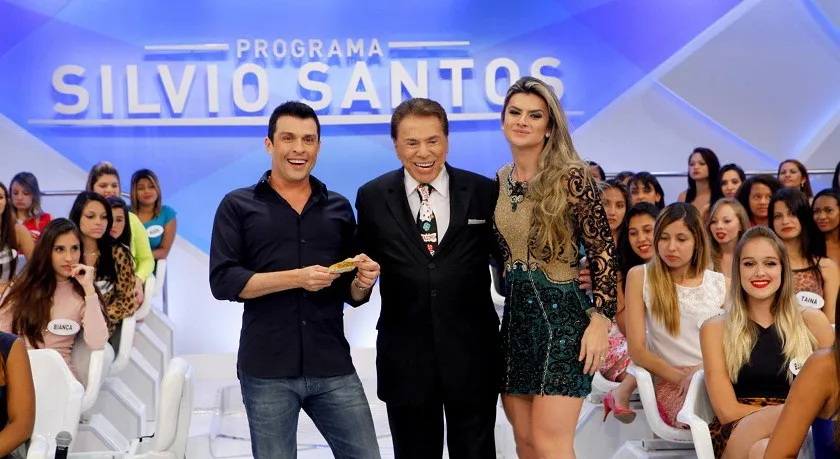 Humorista Ceará brinca com esposa no programa Silvio Santos: “só tem volume morto”