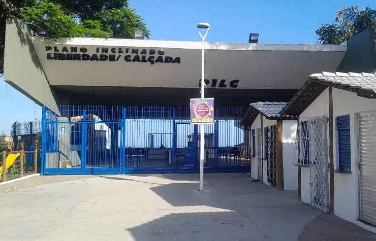 Mais uma vez, reabertura é adiada e usuários seguem sem o Plano Inclinado Liberdade-Calçada