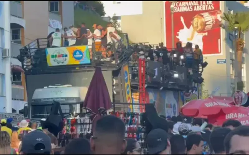 A atua&ccedil;&atilde;o integrada entre &oacute;rg&atilde;os municipais faz parte do protocolo de grandes eventos para reduzir riscos e prevenir acidentes durante a festa/ Foto: Leitor/Aratu On&nbsp;