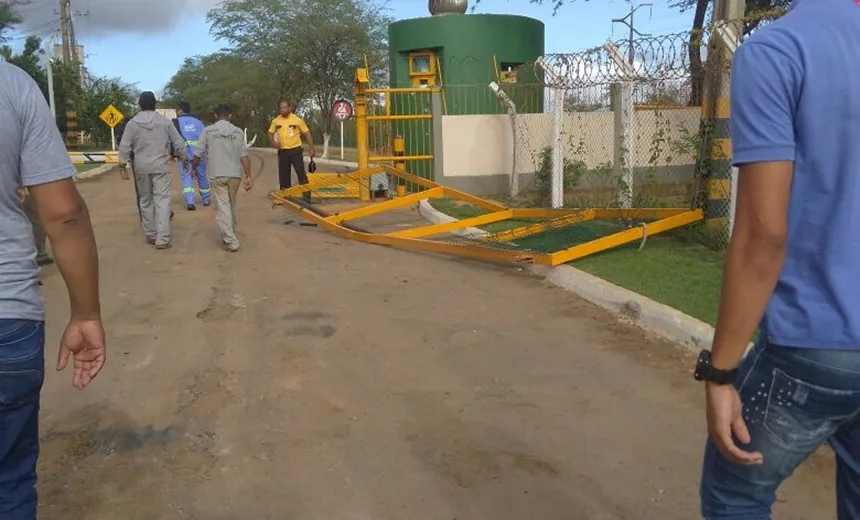 TERROR NO SISAL: Bandidos invadem mineradora e trocam tiros com a PM em Teofilândia