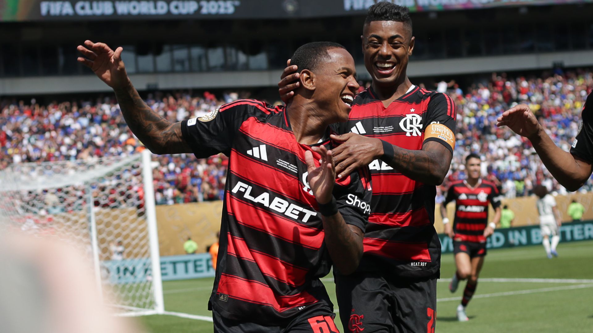 Bruno Henrique e Walace Yan, autores do primeiro e terceiro gols do Flamengo | Foto: Gilvan de Souza/CRF
