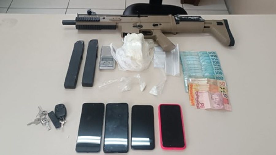 Carabina E Drogas Em Serrinha