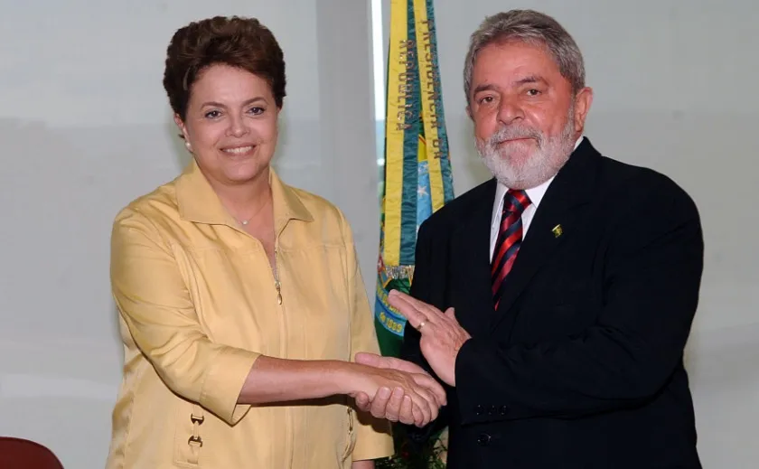 Dilma, Lula e ministros se reúnem no Palácio da Alvorada