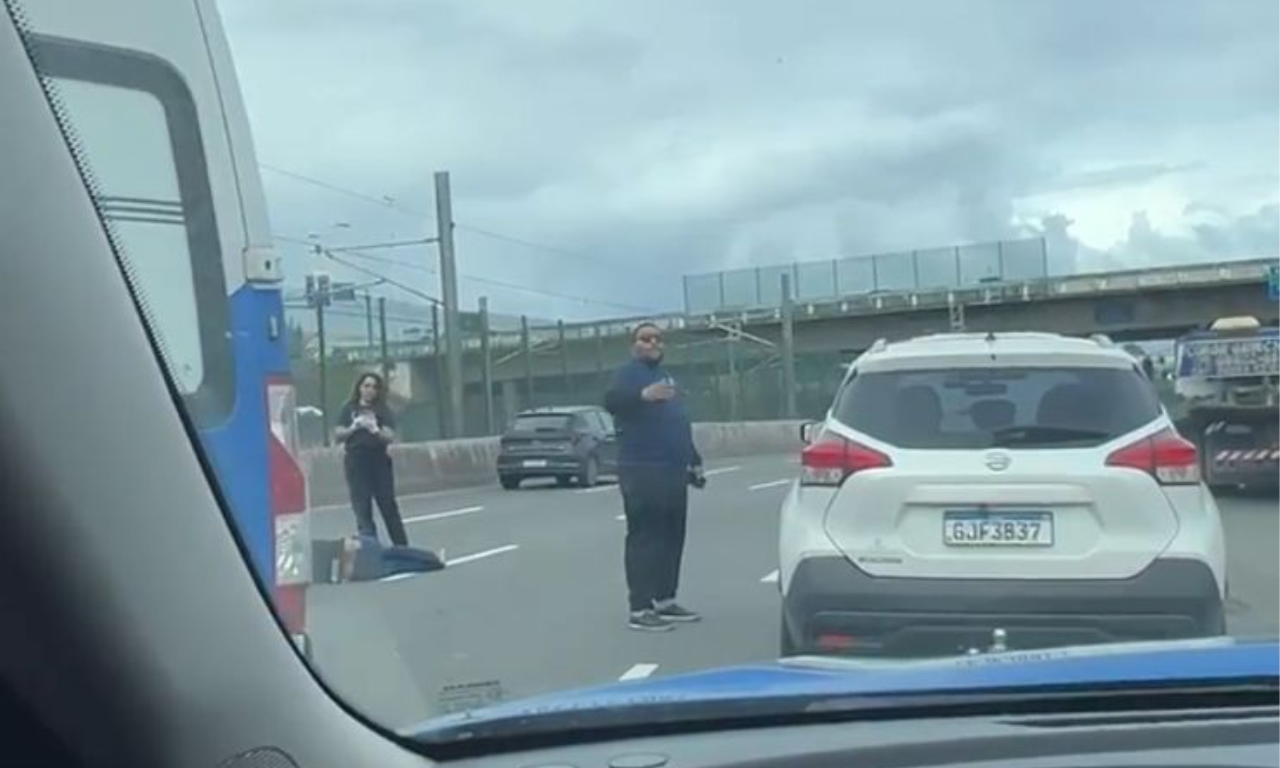 Acidente na Avenida Paralela deixa motociclista ferido. Foto: Reprodu&ccedil;&atilde;o