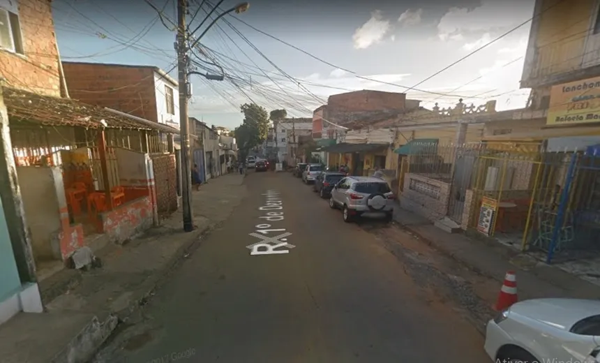 Casa é atingida por incêndio no bairro de Cidade Nova em Salvador