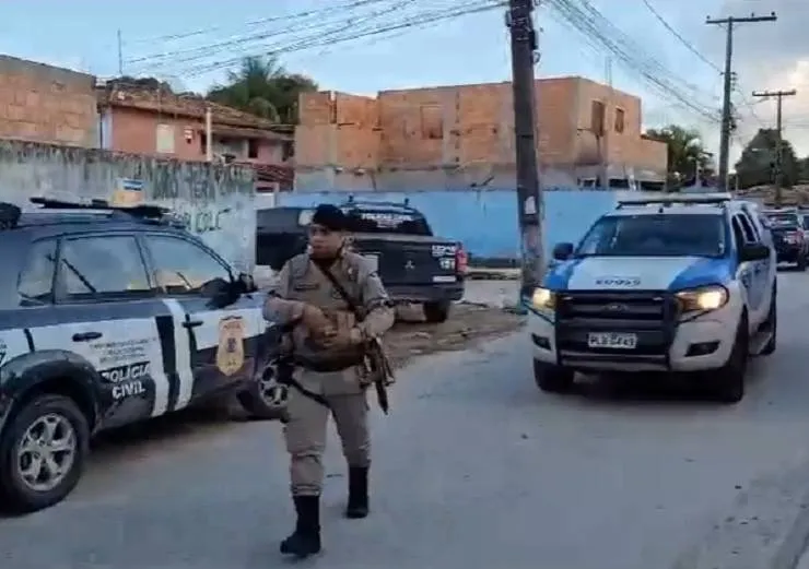 Polícia realiza ações contra homicídios e tráfico no extremo sul baiano; seis são presos