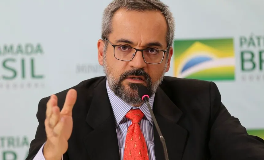 Situação nas universidades federais vai melhorar, promete ministro