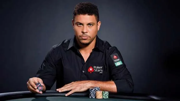 Ronaldo ‘Fenômeno’ fatura R$ 100 mil em evento de pôquer nas Bahamas