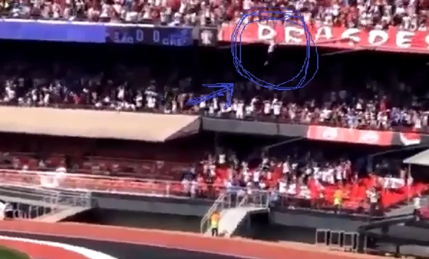 Vídeo: torcedor do São Paulo cai de anel superior do Morumbi durante partida contra o Grêmio