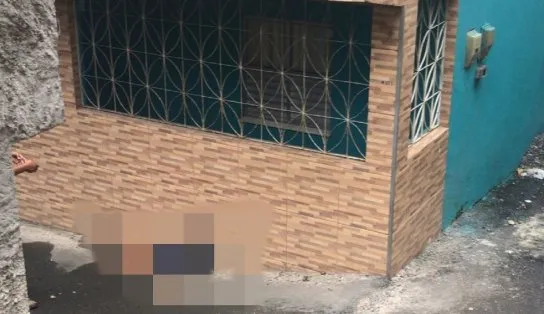 Jovem que estaria praticando assaltos é morto com vários tiros no bairro do Lobato, em Salvador 