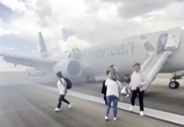 Passageiros Deixam Avião Com Princípio De Incêndio Nos Eua