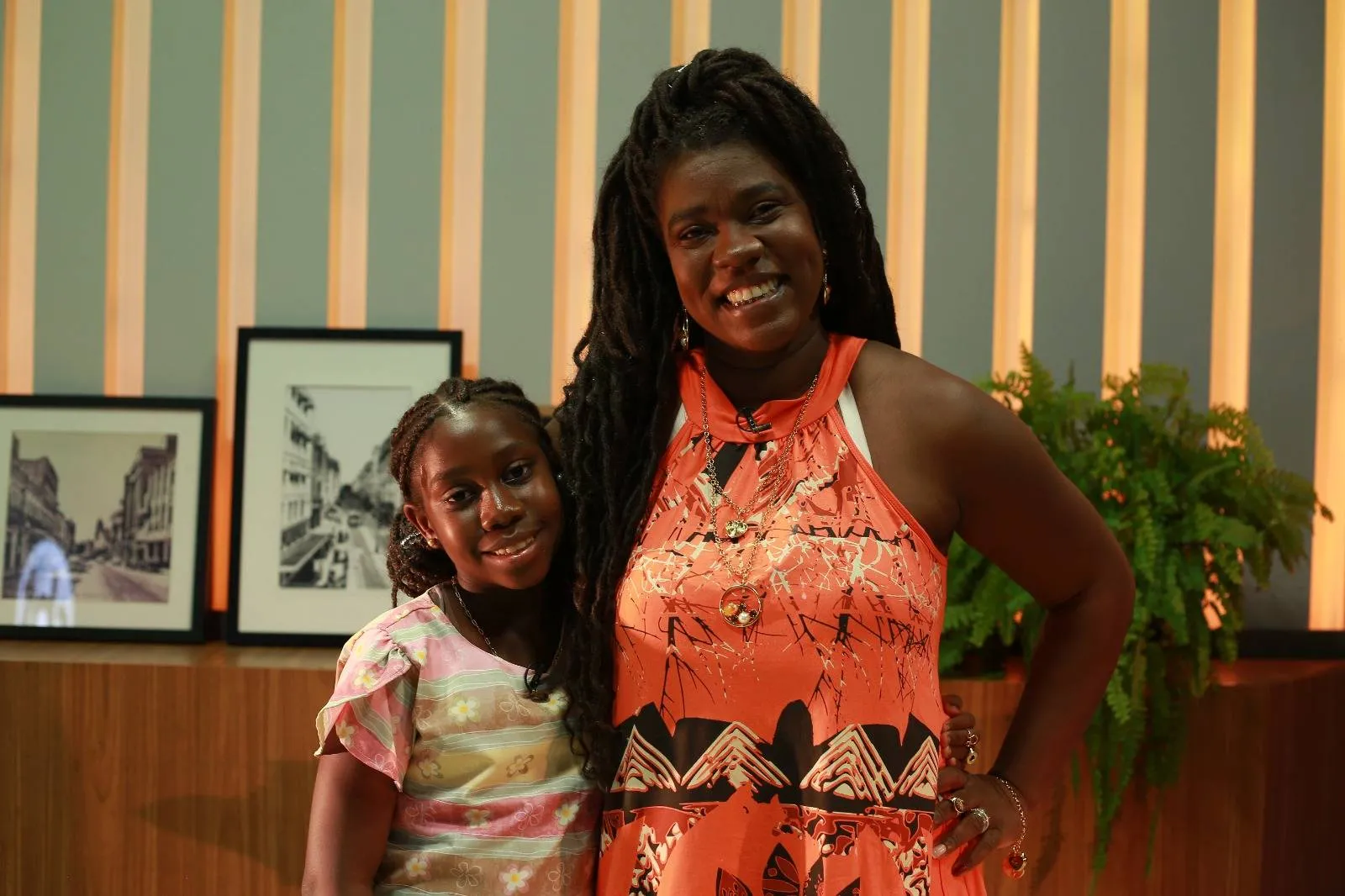 'Qual é a melhor parte da maternidade?': filhos entrevistam mães em especial da TV Aratu