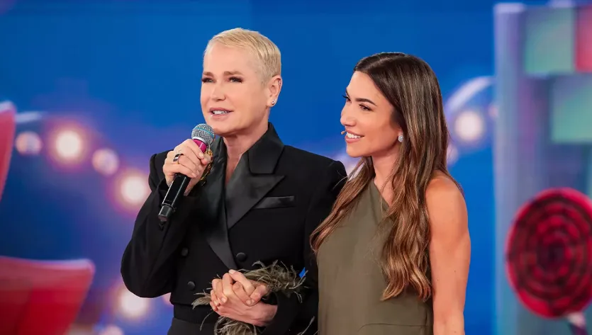 Xuxa participa do Programa Silvio Santos e critica fala de Bolsonaro