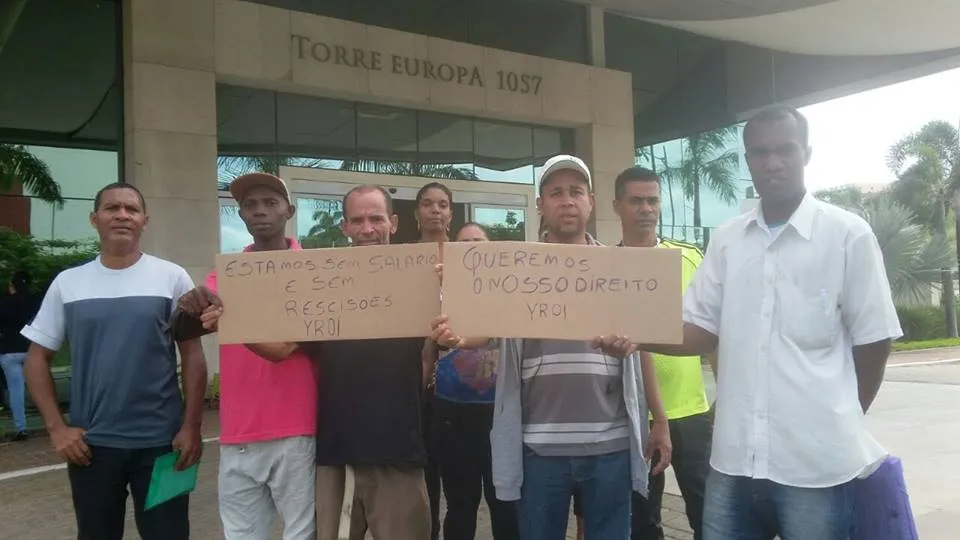 ABUSE E USE: Terceirizados da C&A protestam contra demissão e não pagamento de salário