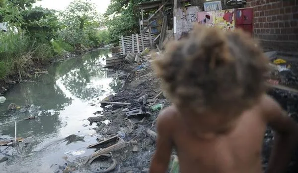 Pretos ou pardos são mais pobres que brancos na Bahia, diz IBGE
