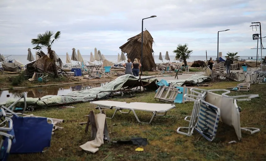 Temporal em praias da Grécia deixam quatro adultos e duas crianças mortas