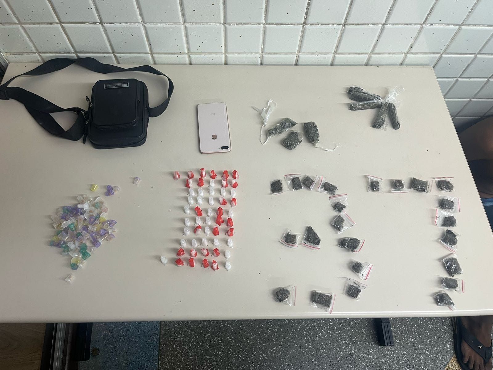 Drogas apreendidas na Liberdade. Foto: Divulgação 