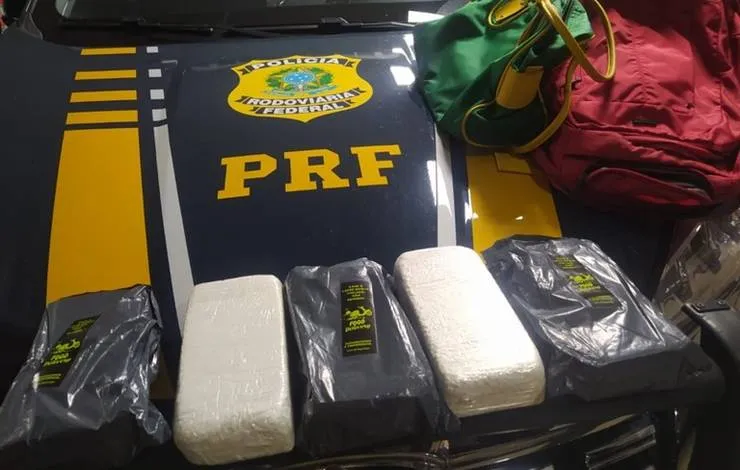 Tinder do crime: casal se conhece em rede social, viaja junto e é detido transportando drogas