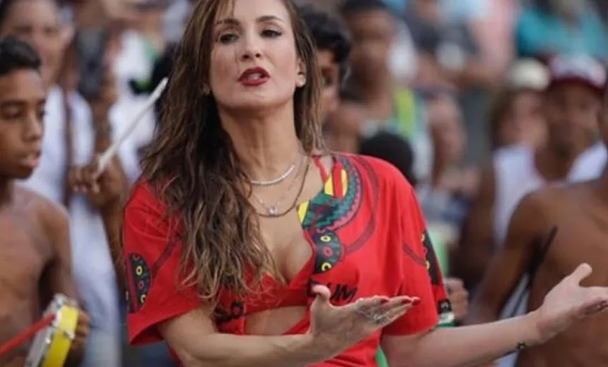 Claudia Leitte divulga áudio de ?Saudade? em participação com Hungria; ouça
