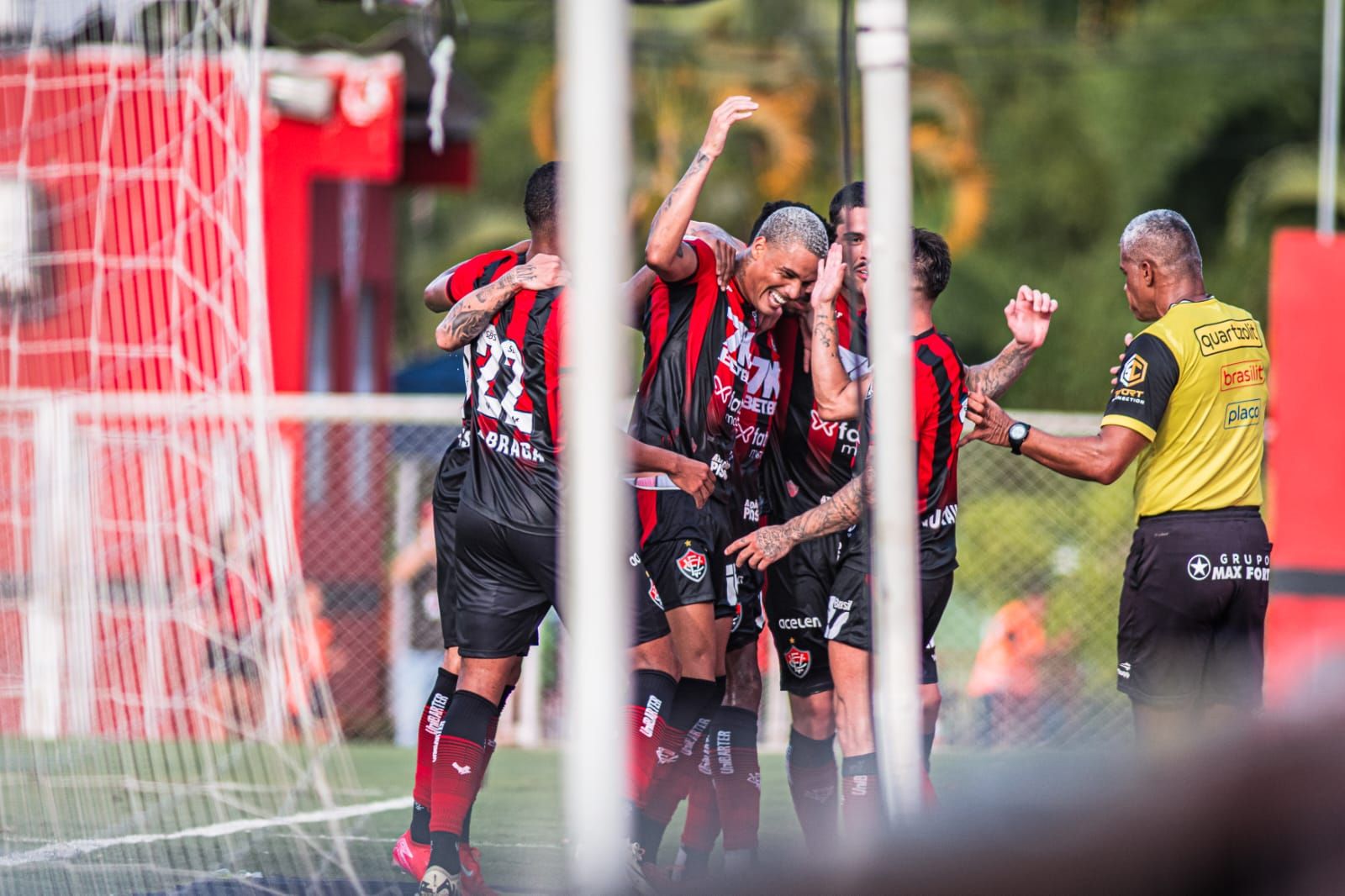 Jogadores comemoram classificação para a semifinal. Foto: Victor Ferreira | EC Vitória