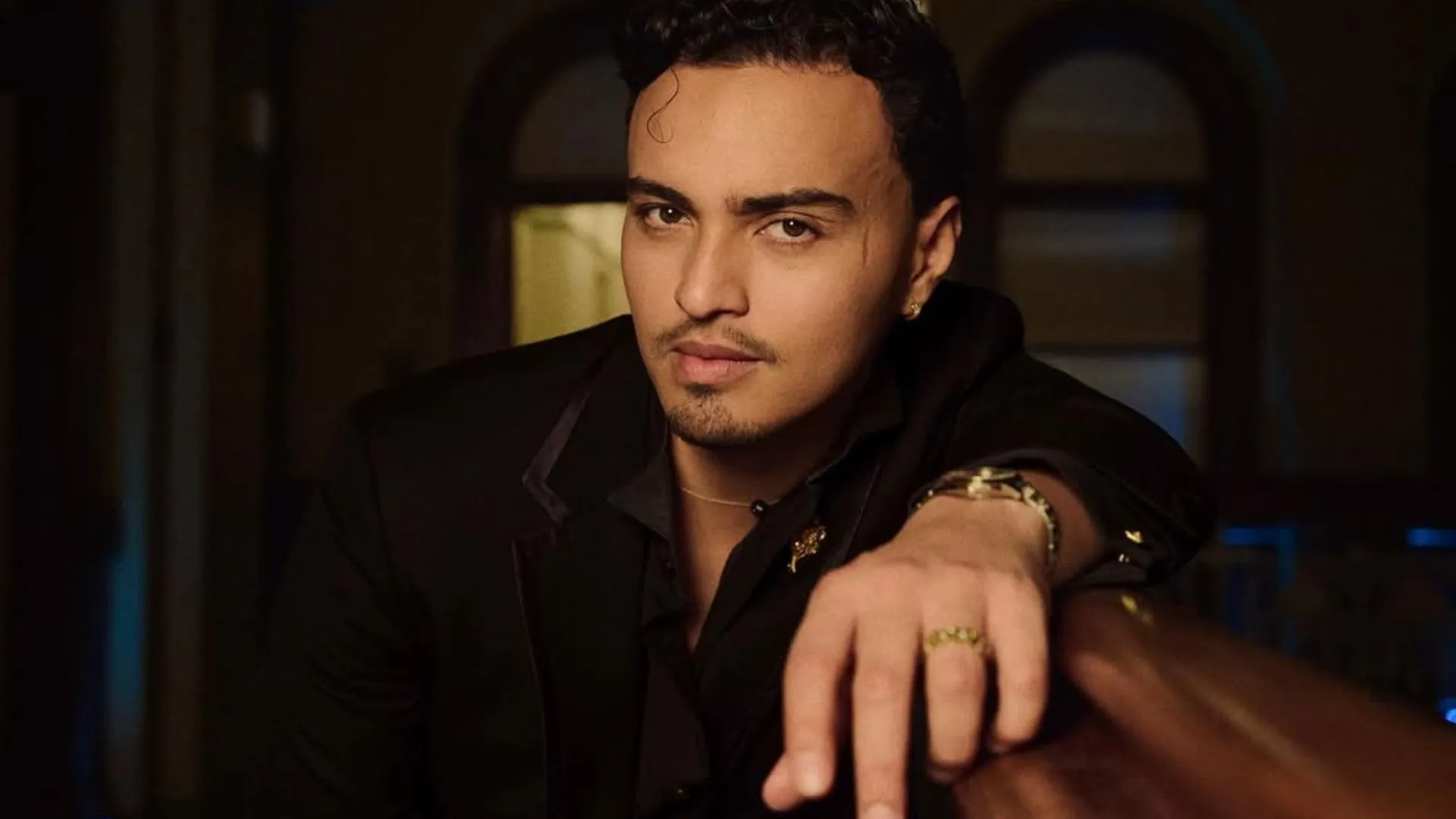 Estrela de 'O Beijo da Mulher Aranha', Tonatiuh revela detalhes da produção