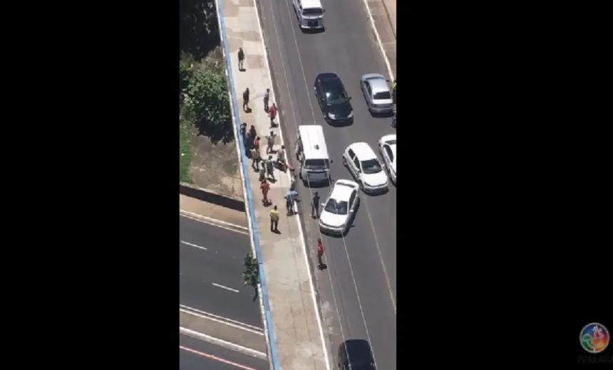 VÍDEO: Populares espancam homem durante tentativa de assalto no bairro da Federação