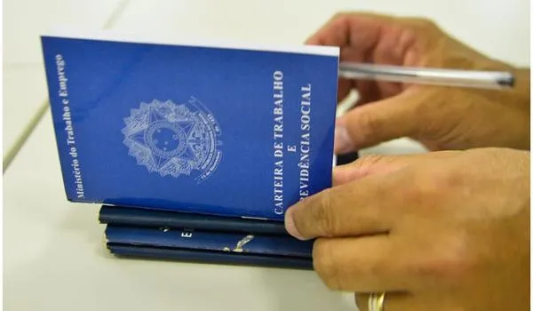 Desemprego sobe e atinge 12,9 milhões em março, diz pesquisa do IBGE