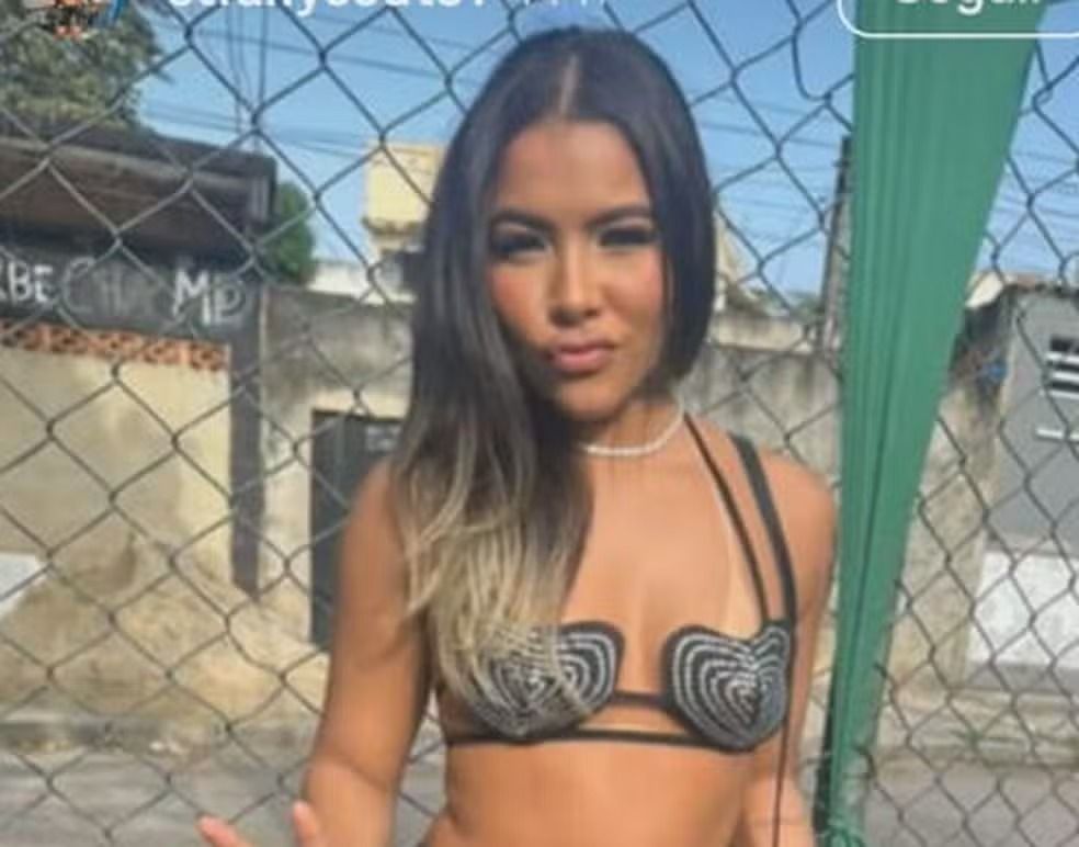 Segundo familiares, a jovem teria se recusado a deixar o local com um traficante, o que teria motivado o crime. | Foto: Redes Sociais