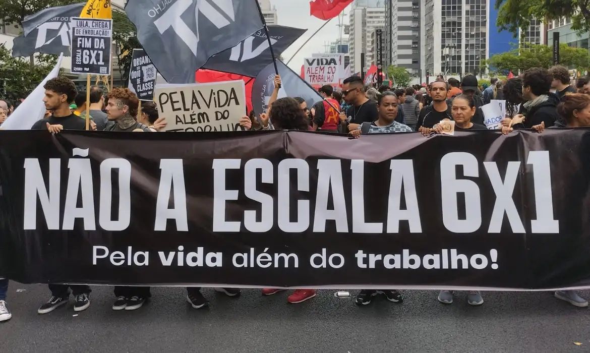 Trabalhadores protestam contra escala 6x1 | Foto: Letycia Bond/Agência Brasil