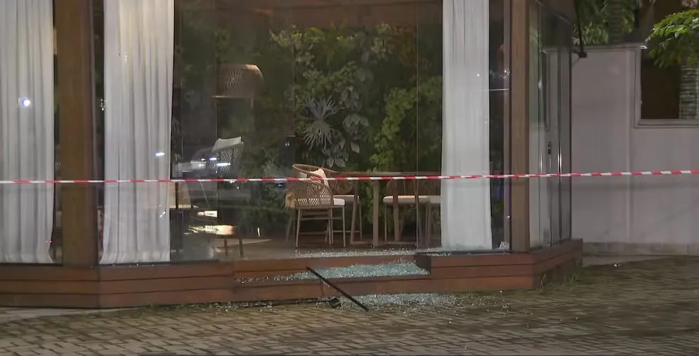 Médico mata dois colegas de trabalho em frente a restaurante de alto padrão