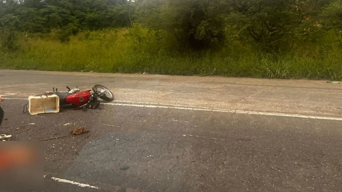 Acidente Na Br 324 Em Am&eacute;lia Rodrigues Foto: Reprodu&ccedil;&atilde;o Acorda Cidade