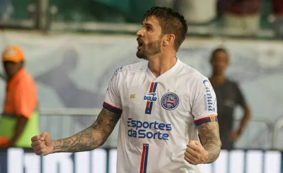 Em jogo equilibrado, Bahia vence Botafogo por 2x1 e assume vice-liderança do Brasileirão