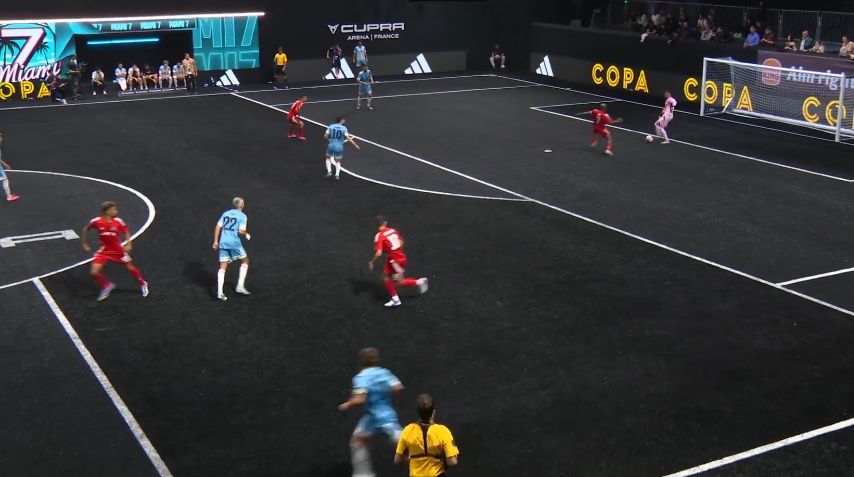 A Kings League é competição de futebol de 7 | Imagem: reprodução/X
