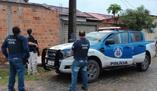 Quadrilha comandada por detentos que aterrorizava Alagoinhas é desmontada pela polícia; 11 alvos foram achados