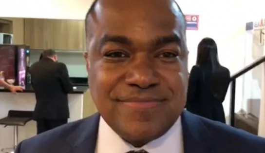 Samuel Junior admite que Sandro Regis optou por não continuar líder da oposição: “Meu nome está à disposição”