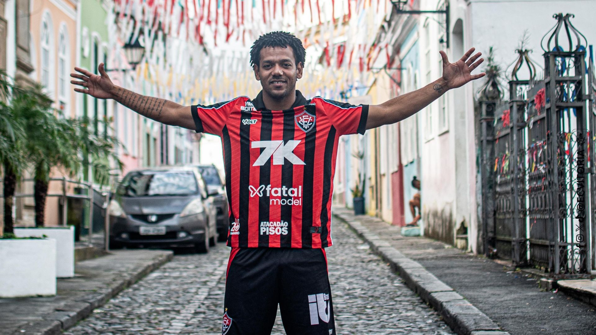Romarinho foi apresentado oficialmente como novo reforço do Vitória | Foto: Victor Ferreira/EC Vitória