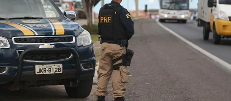 Lei do Farol Baixo autua mais de 124 mil motoristas, segundo PRF