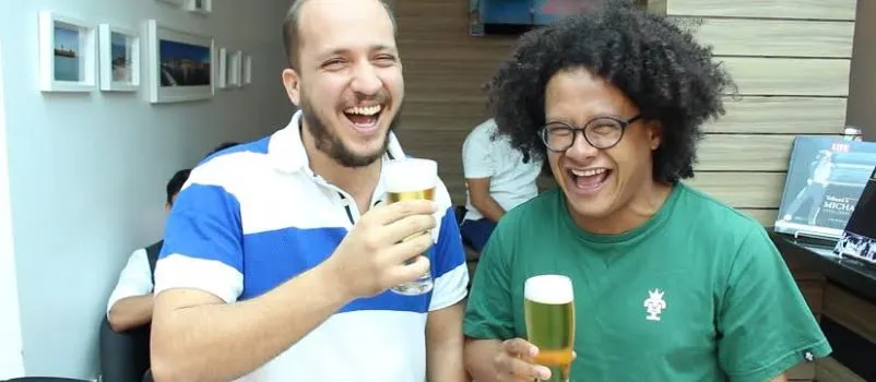 ‘PAPO DE BARBA’: Pisit Mota fala sobre educação em conversa recheada de piadas; Assista