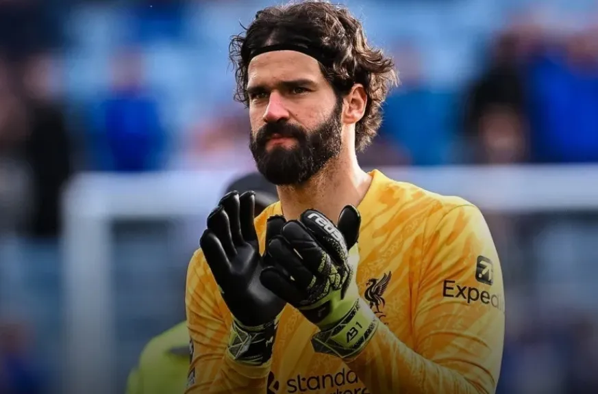 Após lesão, Alisson vira dúvida na seleção para a Copa do Mundo