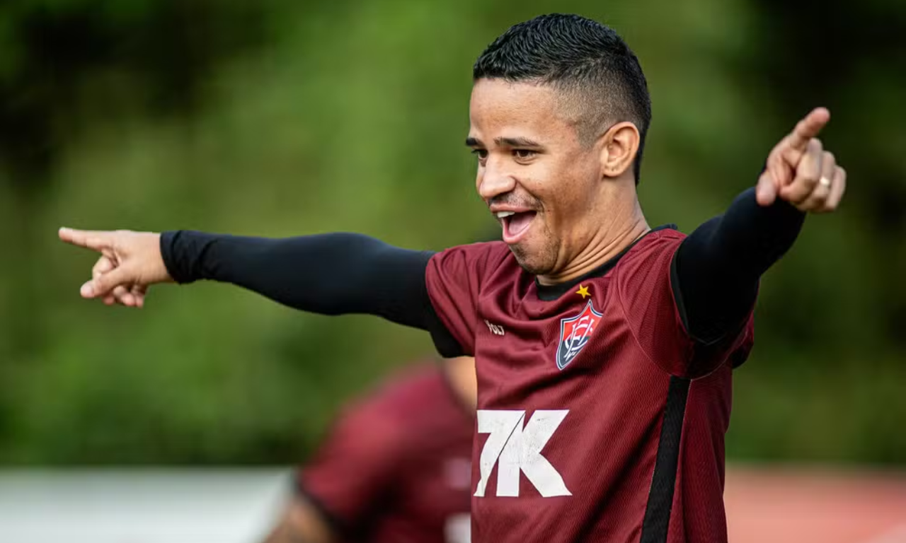 Vit&oacute;ria aumenta proposta e se aproxima de acordo com o S&atilde;o Paulo por Erick.Foto: Victor Ferreira / EC Vit&oacute;ria