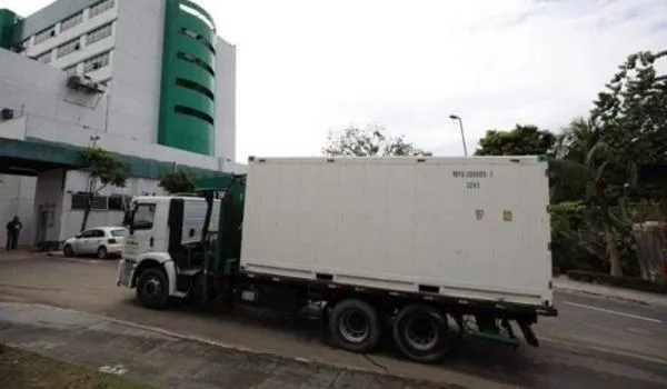 Hospitais de Manaus voltam a receber câmeras frigoríficas para guardar corpos de vitimas de Covid-19