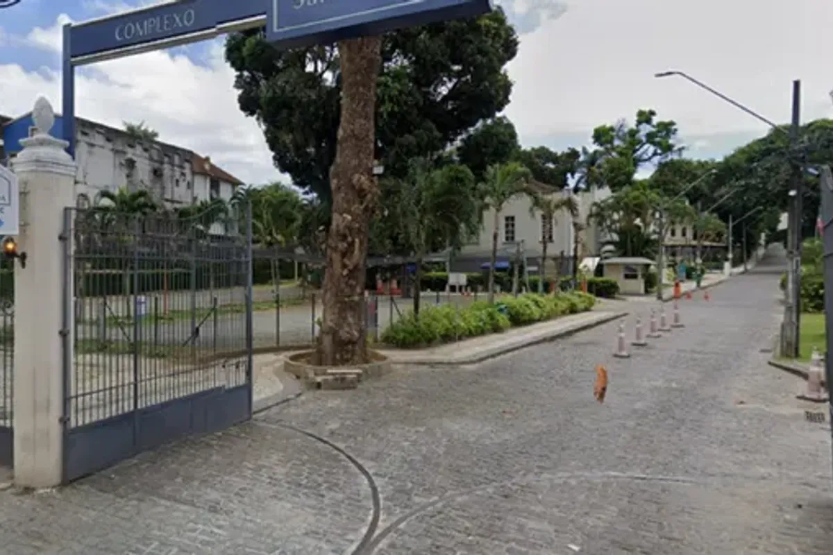 Cemitério está na área do estacionamento da Pupileira. Foto: Reprodução | Google Maps