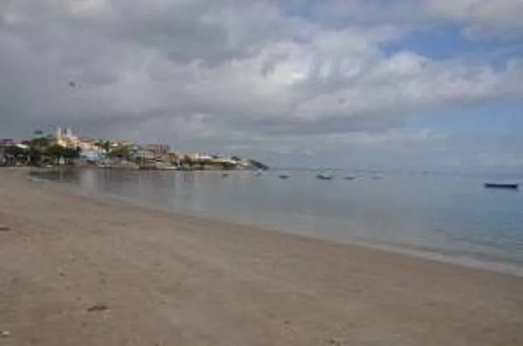 Quatro pescadores são resgatados com vida após embarcação desaparecer na Ribeira