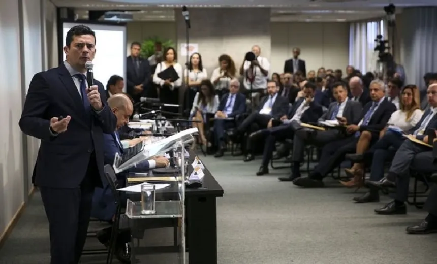 Ministro Sérgio Moro vai ao Congresso entregar projeto de Lei Anticrime