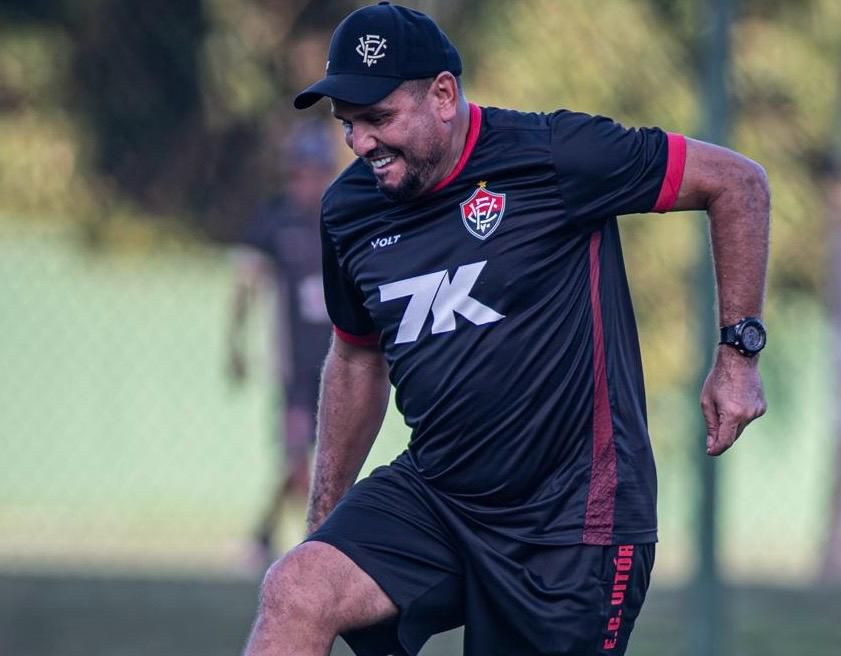 Marcio Goiano treina interinamente o Vitória. Foto: Victor Ferreira | ECV